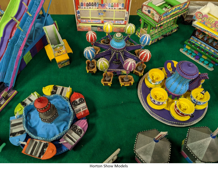 A picture containing text, indoor Description automatically generated